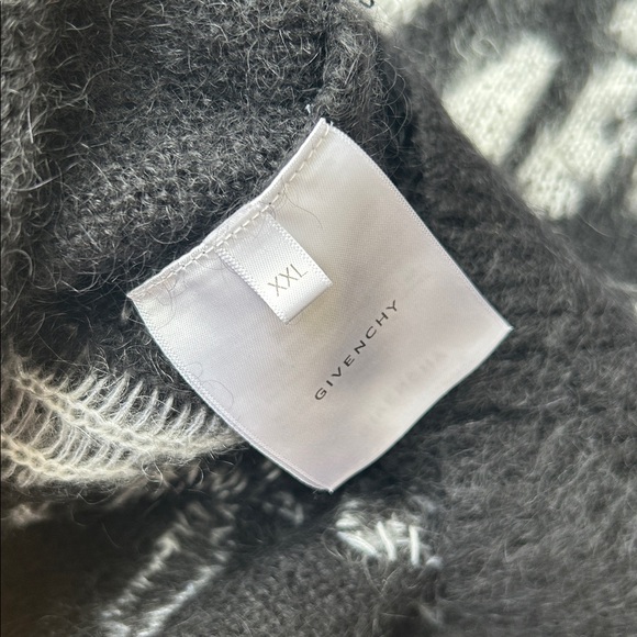 Givenchy sweater - Picture 5 of 9